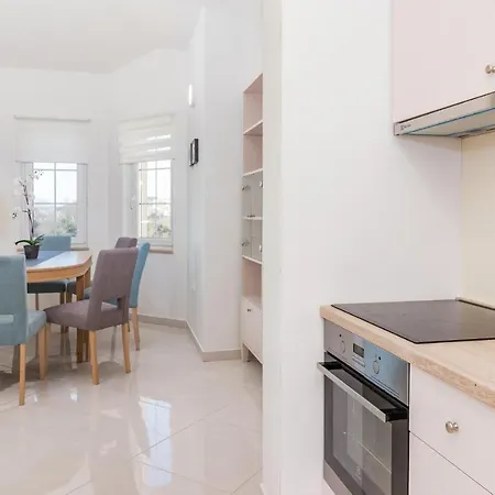Four-bedroom Holiday In 펜션 풀라